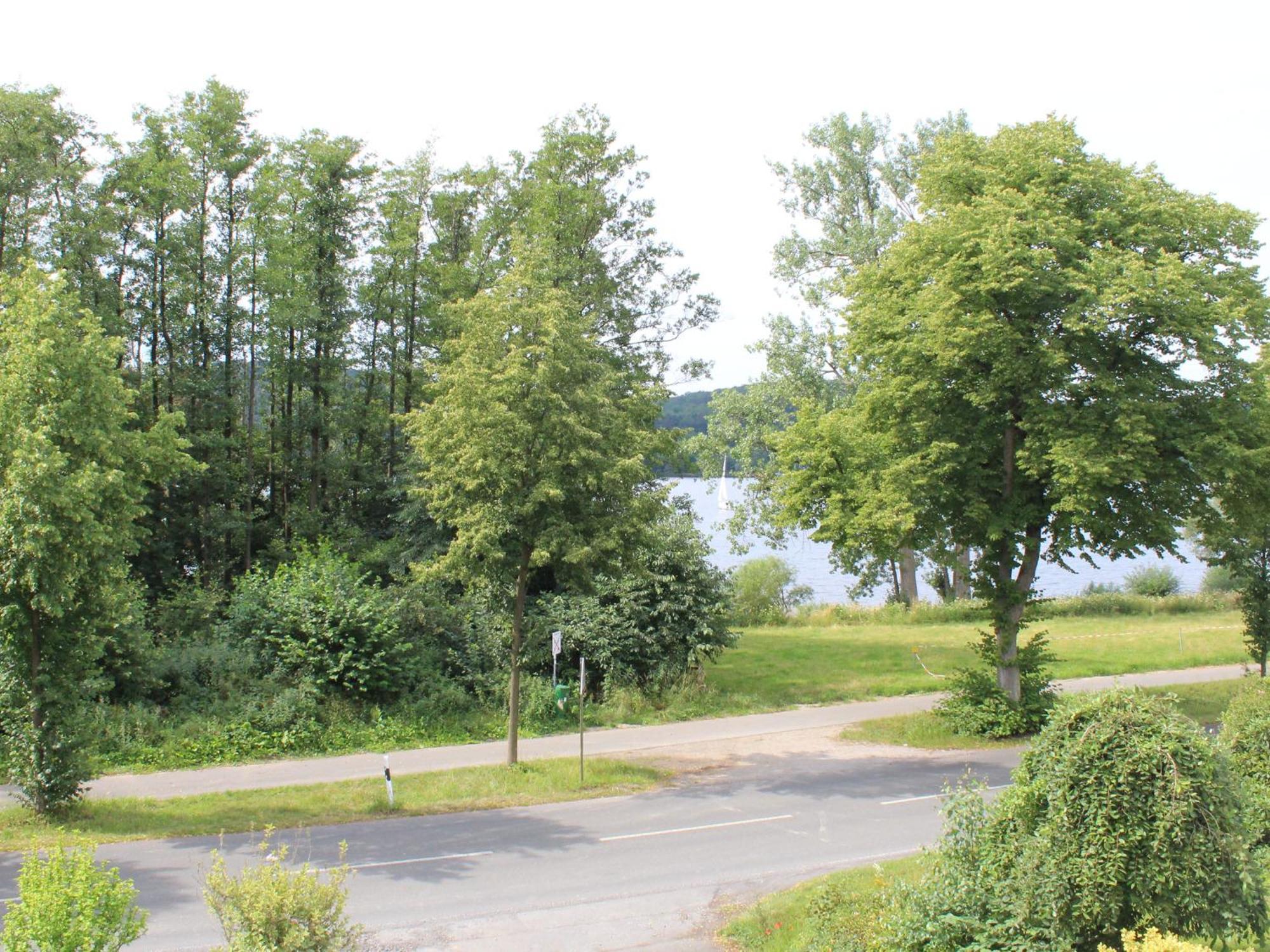 Ferienwohnungen Am Seeufer Moehnesee Exterior photo